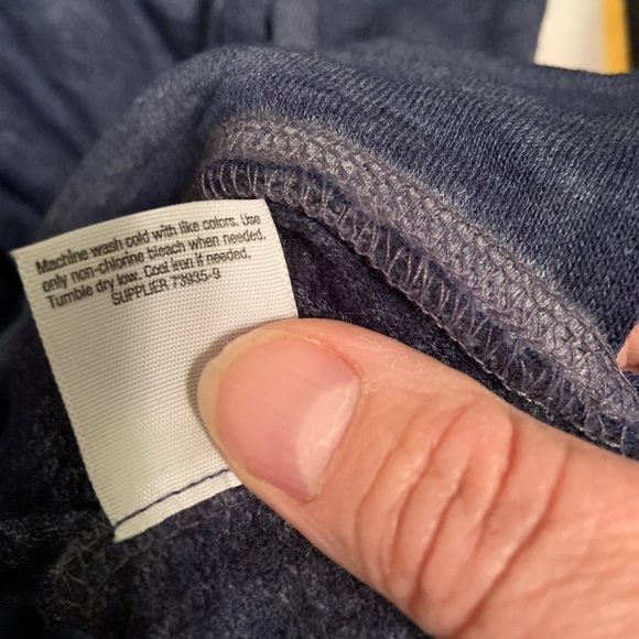 Woman’s long sleeves top - Picture 7 of 11